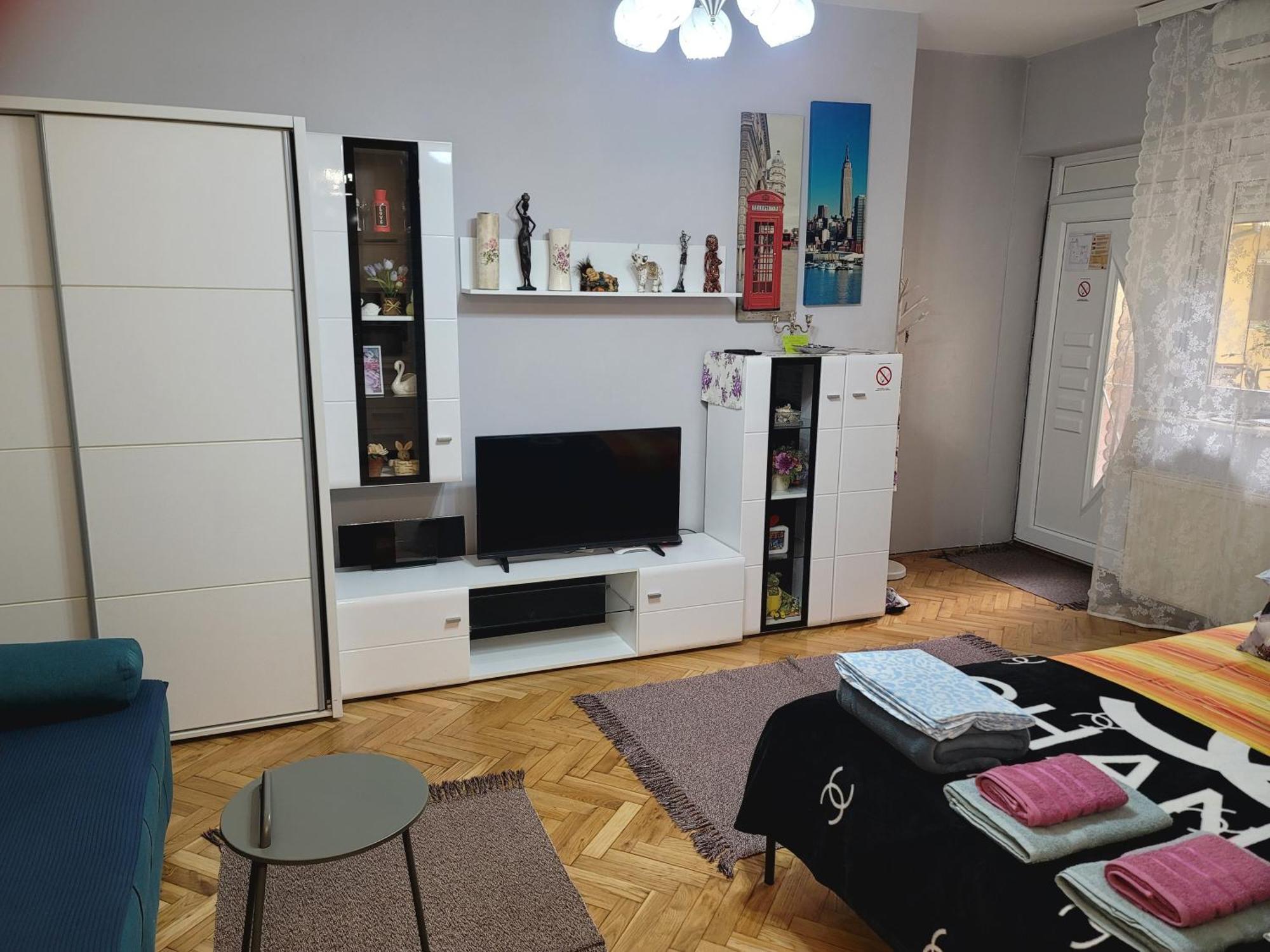 Appartamento Apartman "Garden" Novi Sad Esterno foto